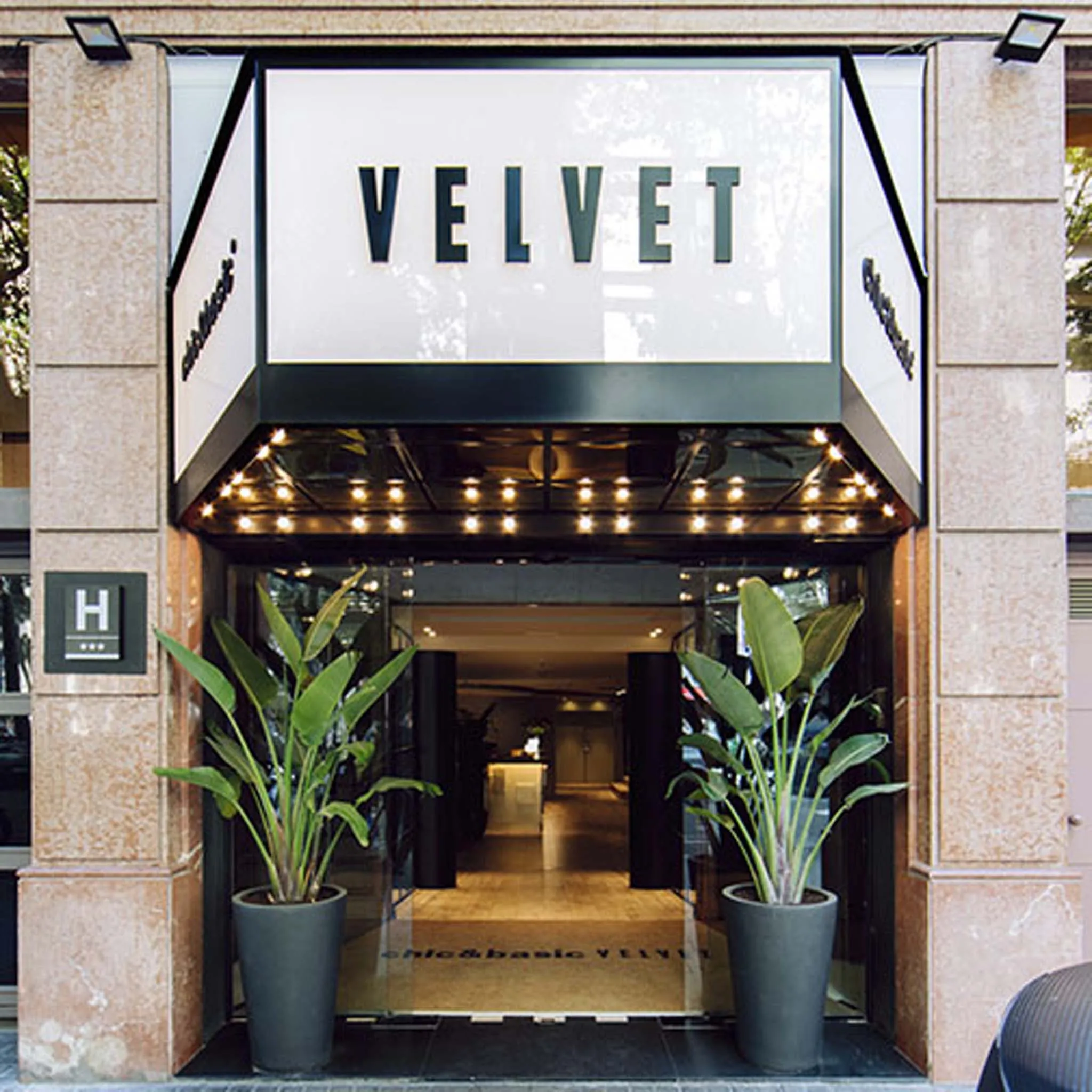 chic&basic Velvet Hotel